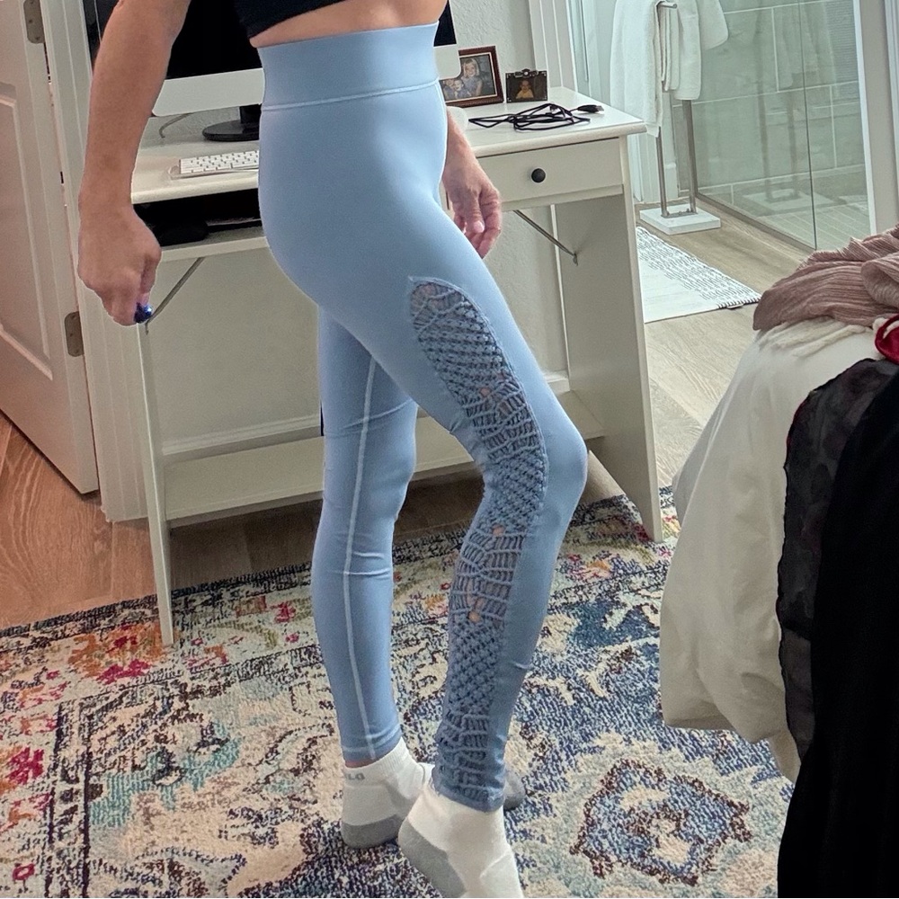 Carbon 38 leggings light blue macrame sz s